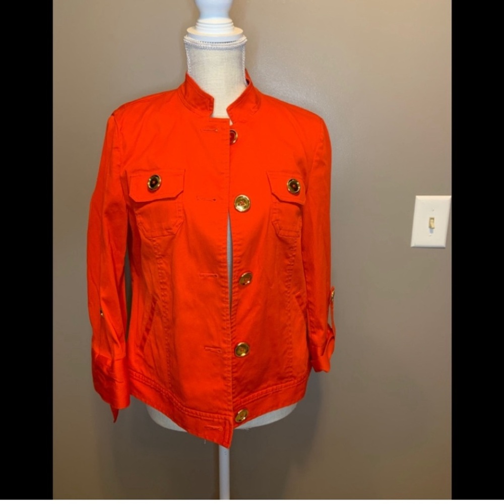 Jones New York jacket. 3/4 sleeve. PL. This jacket is like new.